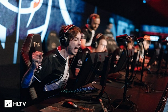 詹姆斯在场 詹姆斯在场